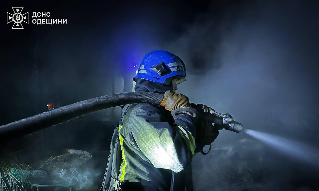 РФ ударила по цивільному судну в акваторії Чорного моря: є постраждалі серед членів екіпажу