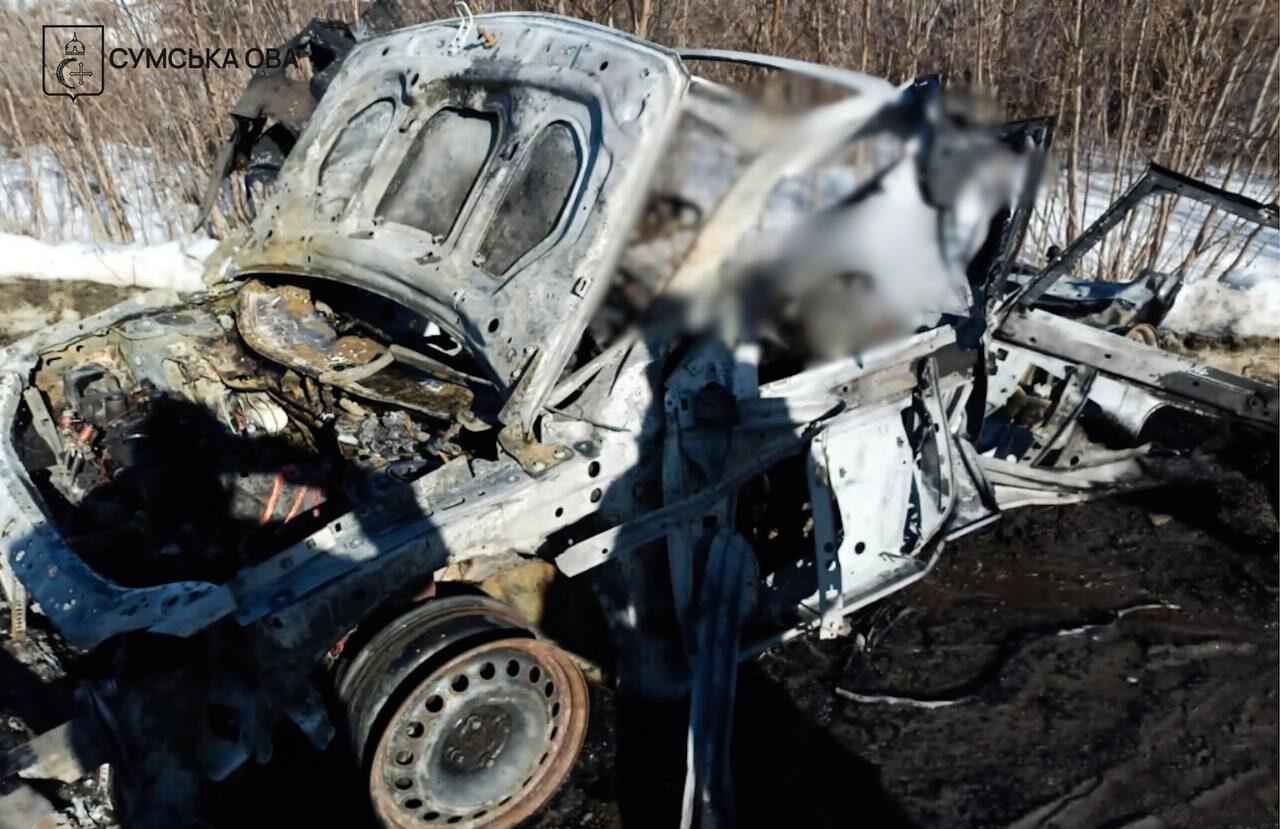 Росіяни цілеспрямовано атакують цивільний транспорт на Сумщині: 1 людина загинула, ще 4 — постраждали