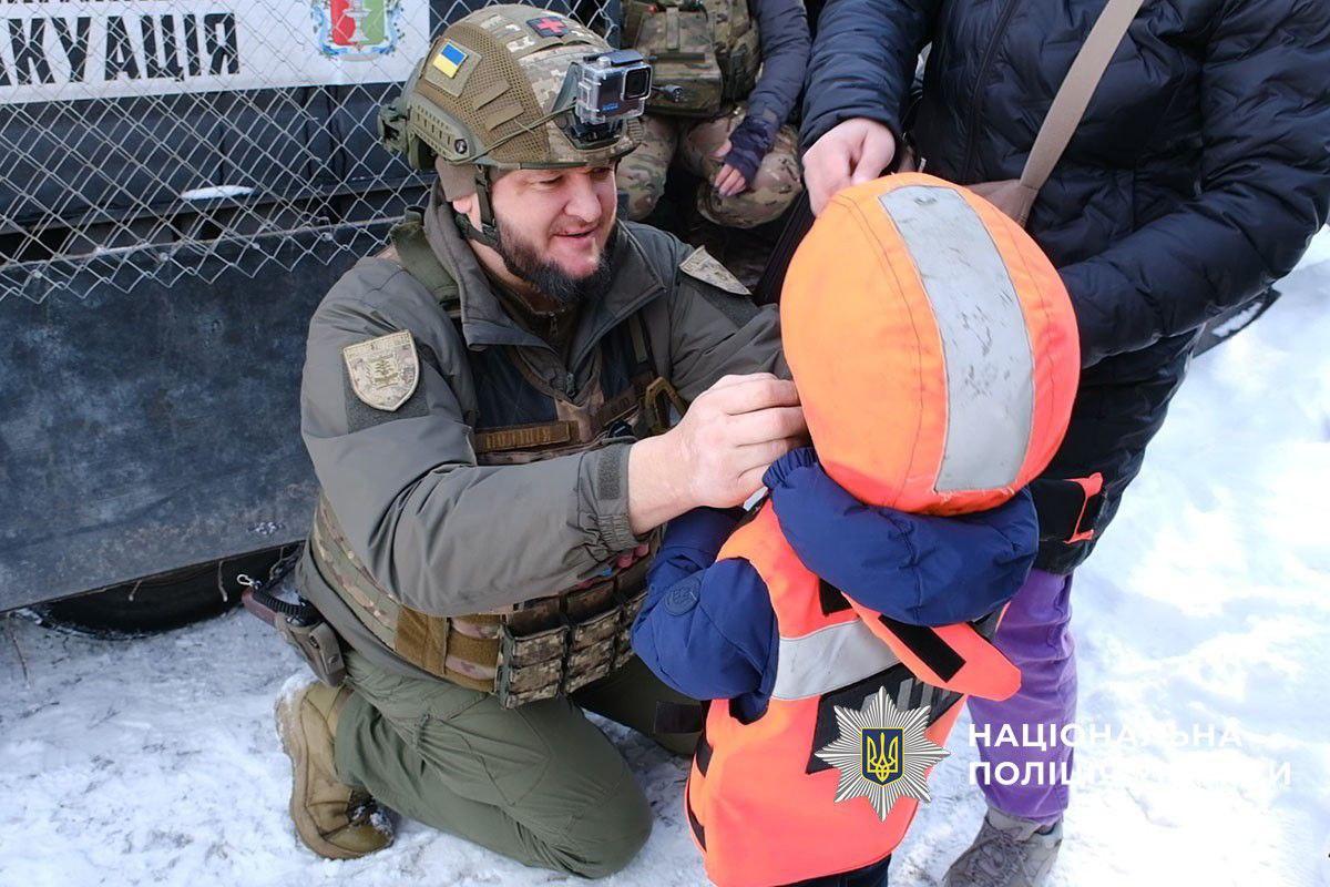 Закон про обов’язкову евакуацію: чи погоджуються батьки вивозити дітей із Донеччини