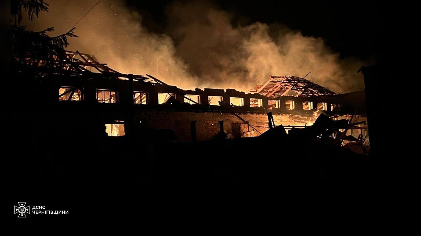 Росіяни атакували деревообробне підприємство в Новгороді-Сіверському