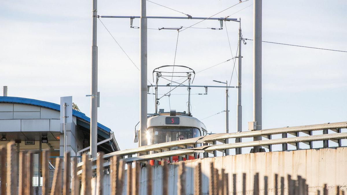 На лівому березі Києва відновили рух електротранспорту: через обстріли він не курсував майже два місяці