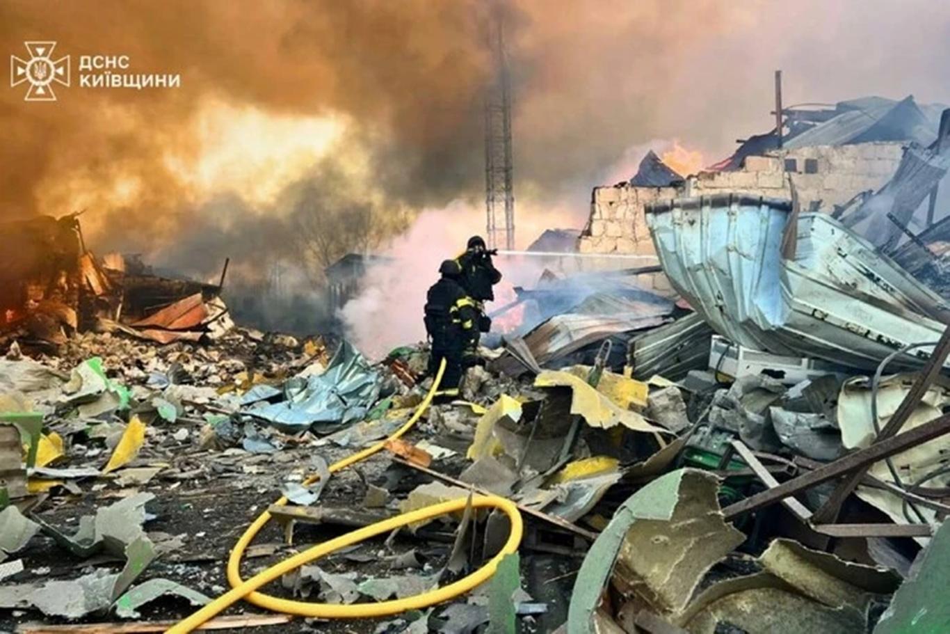 Кількість загиблих через удар росіян по Київщині 14 березня зросла до шести