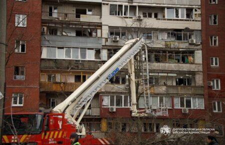 У Дніпрі після російської атаки загорілась багатоповерхівка, є поранені (ФОТО, ВІДЕО)