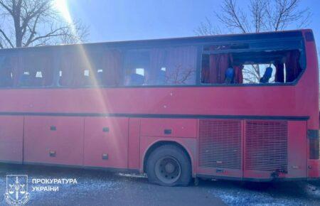 На Куп’янщині окупанти вдарили поблизу рейсового автобуса: загинули троє людей, є поранені