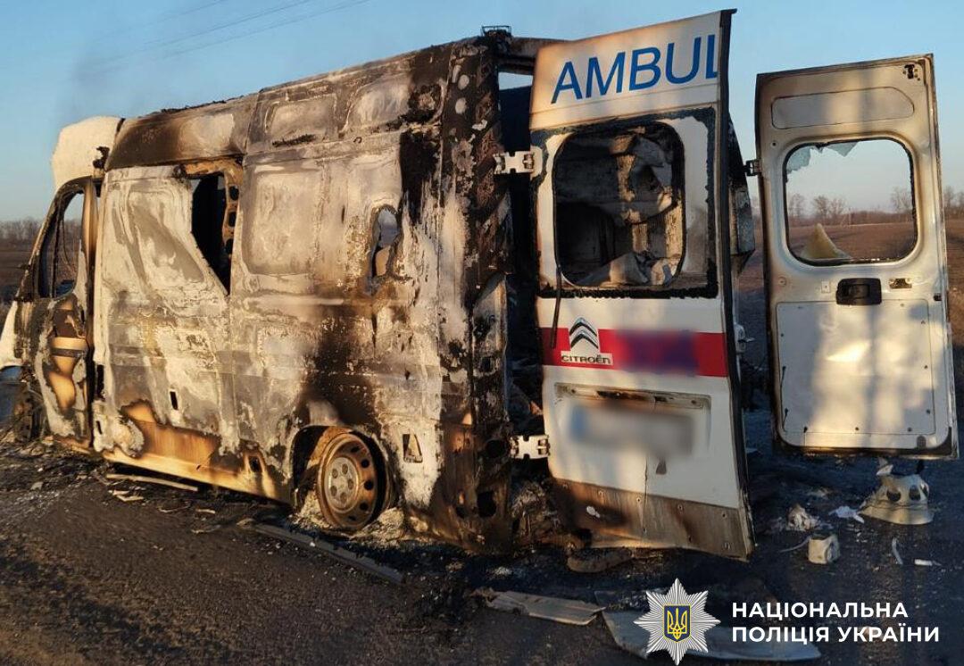 На Харківщині росіяни вдарили FPV-дроном по автомобілю швидкої: загинули двоє медиків, один постраждав