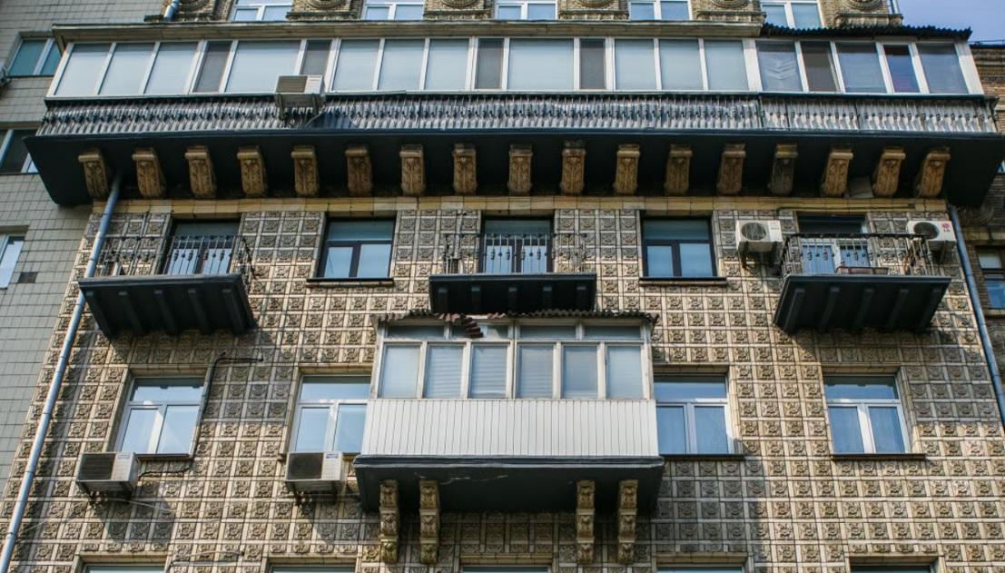 Чи всі стихійні фасади паплюжать вигляд українських міст?