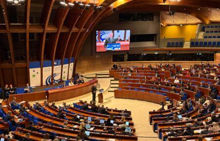 Усиновлення викрадених українських дітей у Росії є обурливим і жорстоким — комісар Ради Європи з прав людини