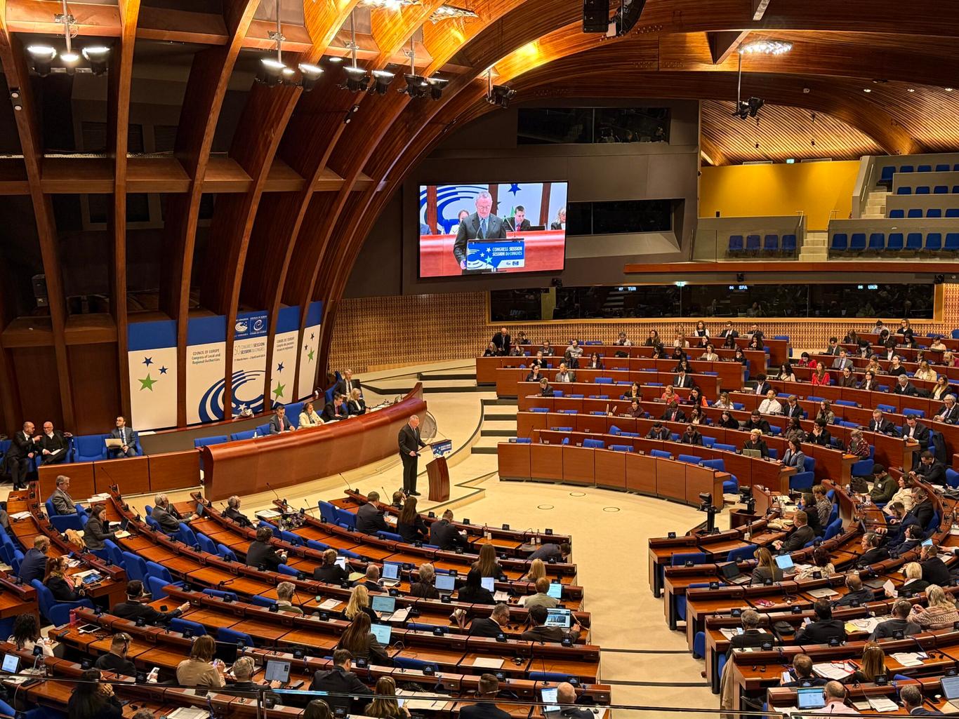 Усиновлення викрадених українських дітей у Росії є обурливим і жорстоким — комісар Ради Європи з прав людини