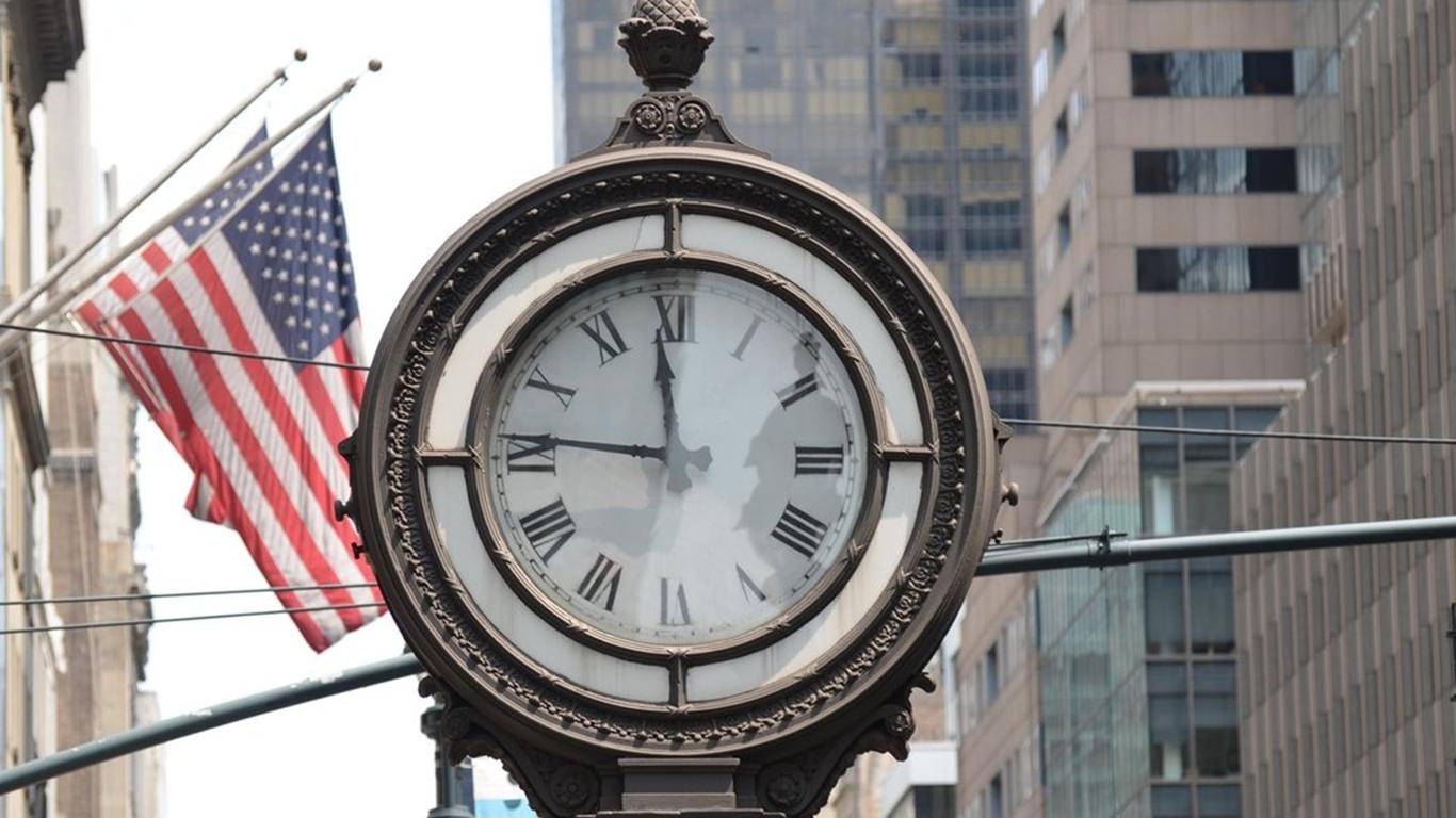 США частково зняли санкції з Білорусі