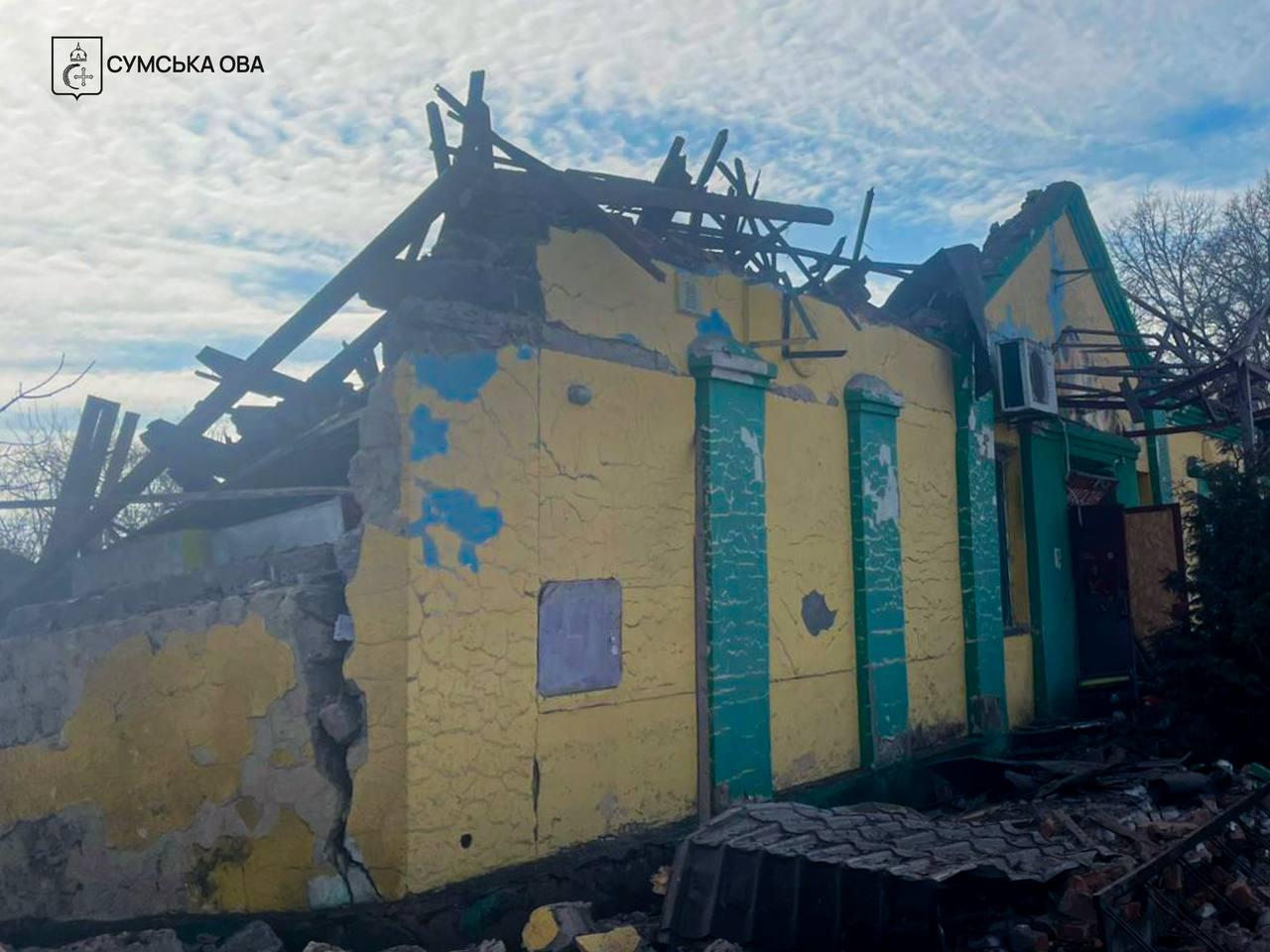 Окупанти витратили чотири авіабомби, щоб зруйнувати магазин у селищі на Сумщині