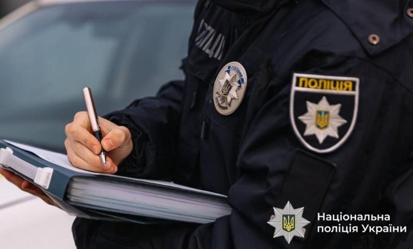 Поліція затримала нападника на військових ТЦК на Прикарпатті, він заявив, що його побили