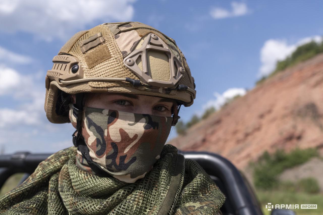 «У світі безпілотних систем фізична вага та сила на другому плані»: яким є жіночий рекрутинг до війська