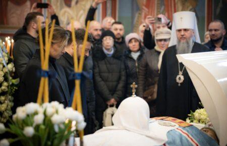 Зеленський з дружиною попрощалися з патріархом Філаретом (ФОТО)