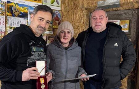 Через російський удар по Оріхову загинула поштарка, нагороджена відзнакою Міноборони: за її життя боролися кілька днів