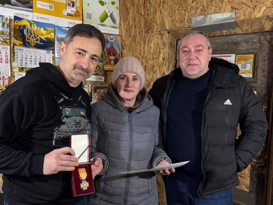 Через російський удар по Оріхову загинула поштарка, нагороджена відзнакою Міноборони: за її життя боролися кілька днів