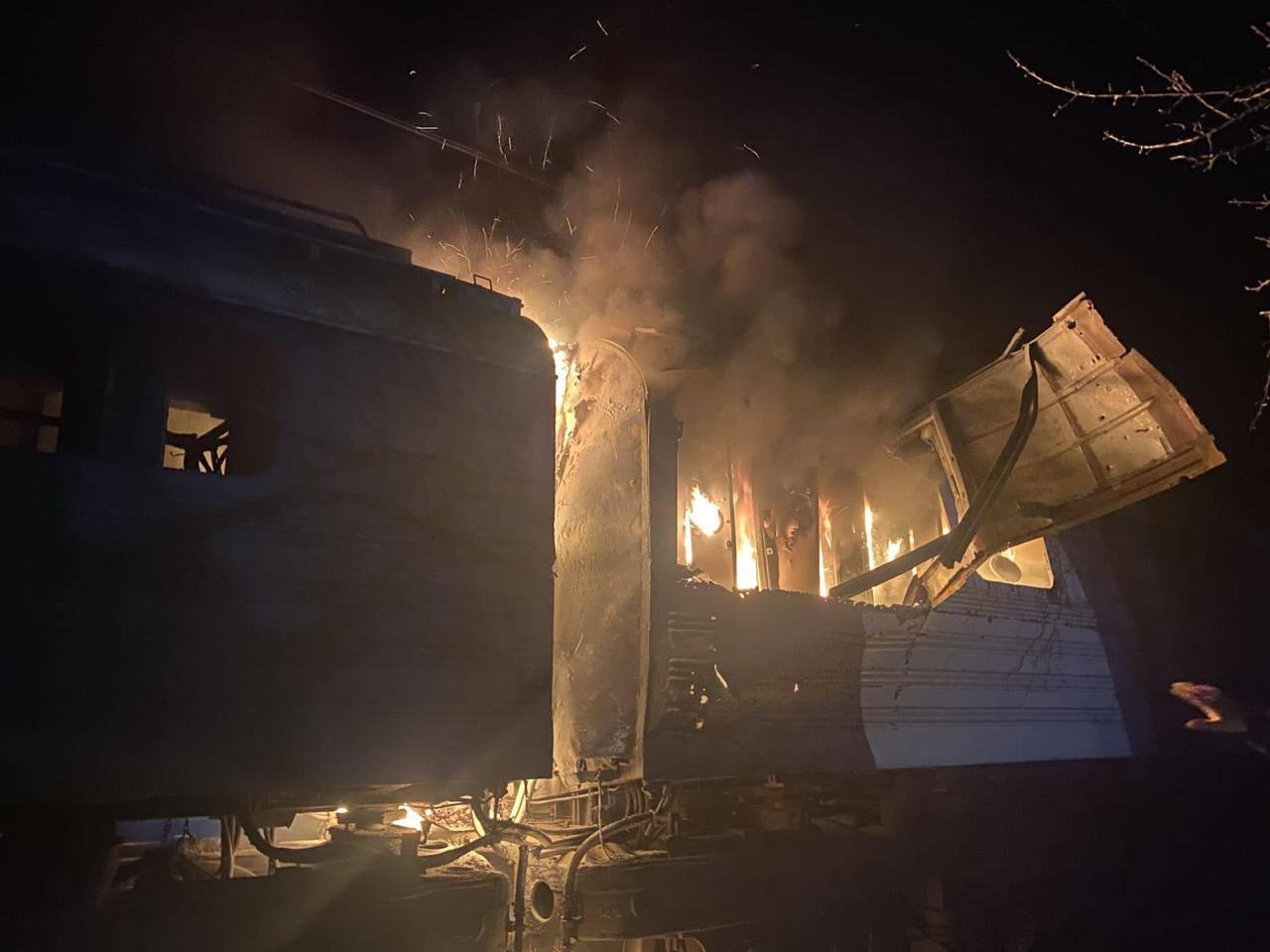 Росіяни атакували приміський поїзд на Харківщині, є постраждалі