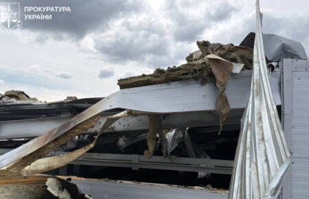 Окупанти вдарили безпілотником по мʼясокомбінату у Богодухові: є постраждалі