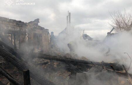 Унаслідок атаки РФ на передмістя Запоріжжя загинула жінка, є постраждалі — ДСНС