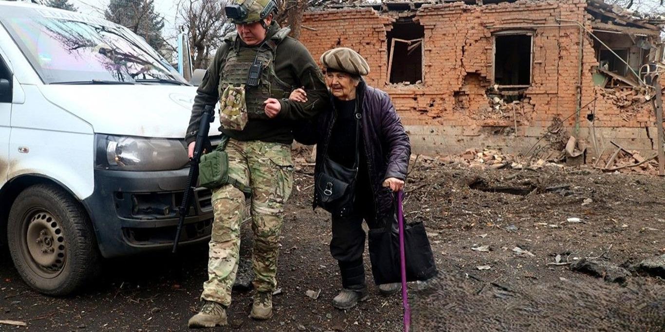 Поліція Донеччини знайшла новий спосіб заохочення до евакуації мешканців прифронту