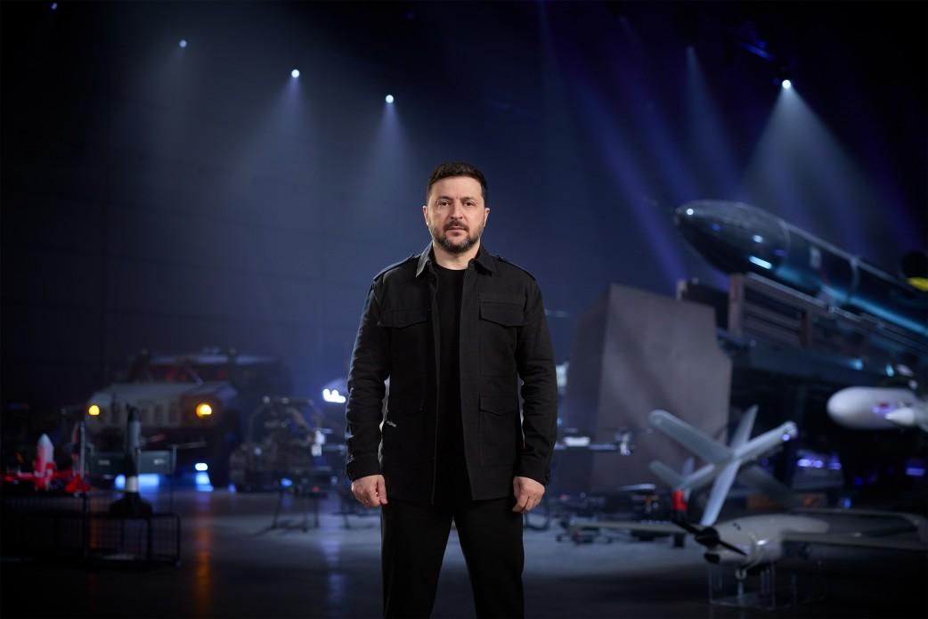 ОП: У зверненні з нагоди Дня зброяра президент показав понад 50 видів української зброї, що з’явилася в умовах війни