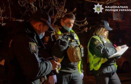 В Києві чоловіка смертельно поранили ножем за зауваження через кри на дитячому майданчику