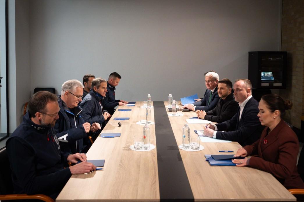 Зеленський та гендиректор МАГАТЕ обговорили ситуацію довкола тимчасово окупованої Запорізької АЕС