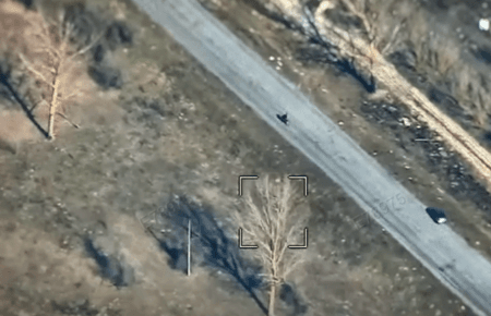 Бійці ВМС визволили з окупації родича морпіха, який роками переховувався від росіян (ВІДЕО)