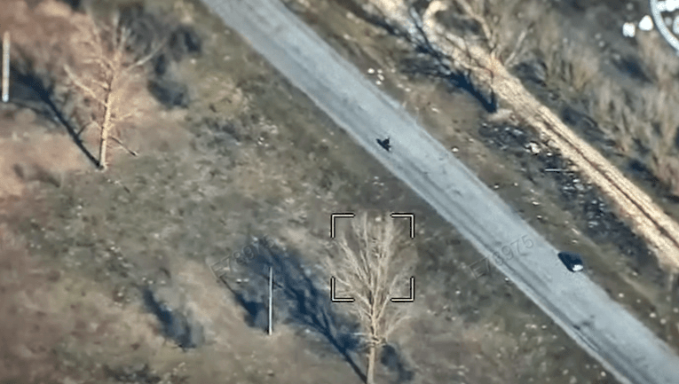 Бійці ВМС визволили з окупації родича морпіха, який роками переховувався від росіян (ВІДЕО)