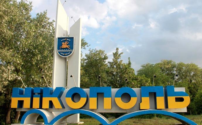 Деморалізація цивільних та залякування: навіщо росіяни поширюють пропагандистські листівки у Нікополі