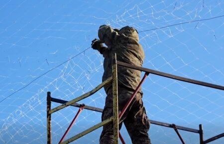 Додаткові антидронові конструкції розгортають на Донеччині