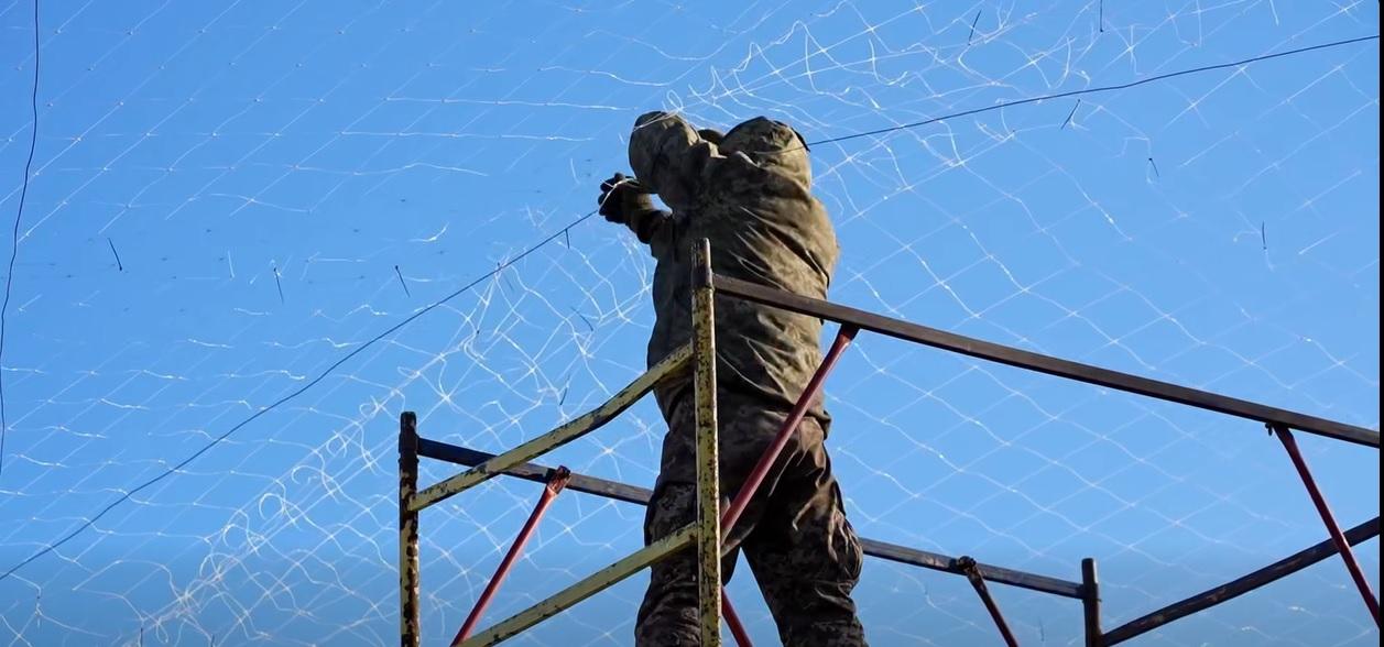 Додаткові антидронові конструкції розгортають на Донеччині