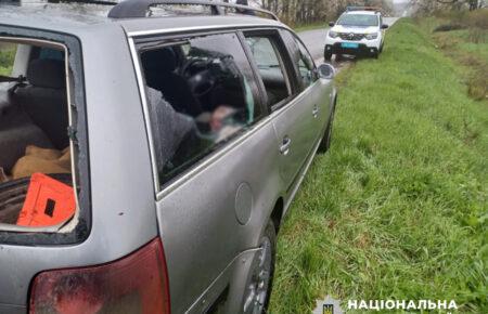 Чоловік поранив ножем у шию двох військових ТЦК у їхньому автомобілі на Буковині