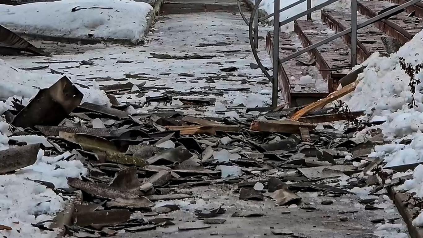 Росіяни атакували балістикою підприємство в Чернігові, вбили людину