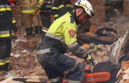 З-під завалів у Дніпрі дістали тіло ще одного загиблого