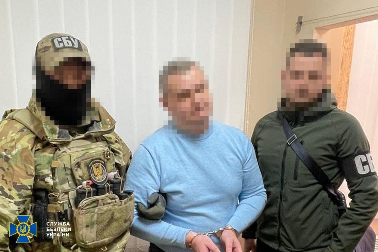 Інженера оборонного заводу з Дніпропетровщини викрили на шпигунстві для двох російських спецслужб