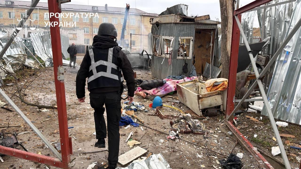 Росіяни пошкодили ветеринарну клініку на Київщині, загинули тварини (ФОТО, ВІДЕО)