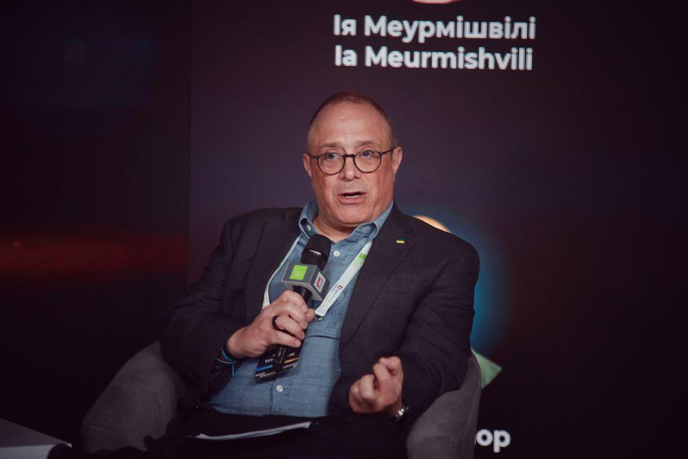 Світ стоїть перед новою формою глобального протистояння — Браян Вітмор