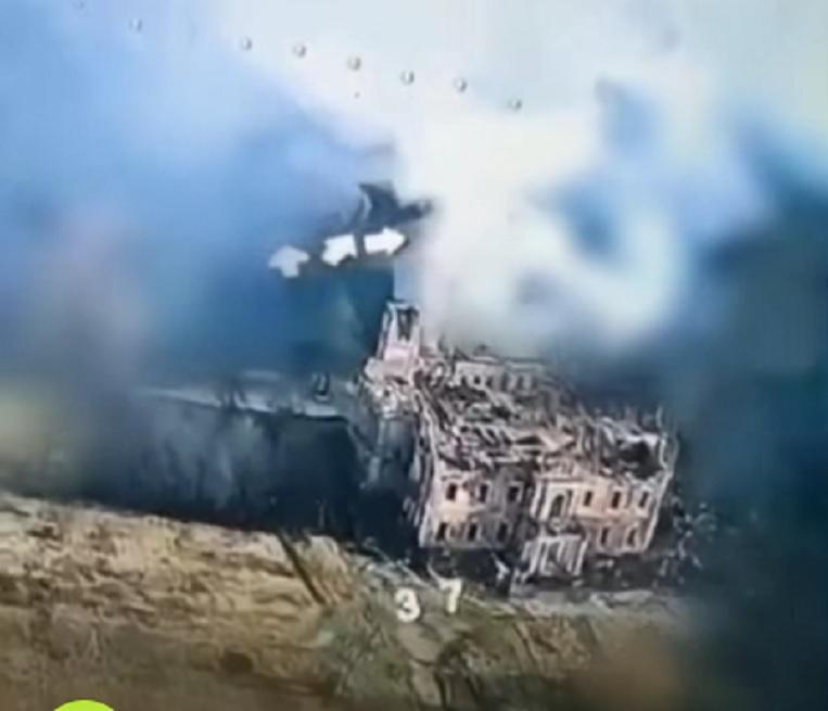 Росіяни обстріляли палац Харитоненка на Сумщині: від пам’ятки залишилися лише руїни