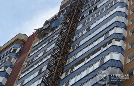 За добу на Харківщині окупанти обстріляли 24 населені пункти, загинула жінка, десятки поранених