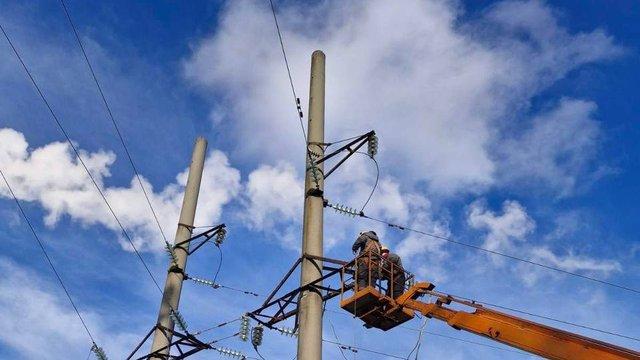 На Чернігівщині окупанти атакували енергетику, тисячі споживачів без свтіла