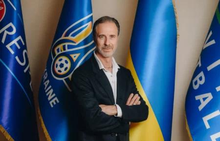 Вперше в історії збірну України з футболу очолив іноземний фахівець