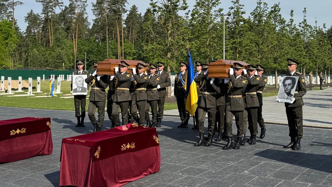 Лідера ОУН Андрія Мельника та його дружину перепоховали на Національному меморіальному кладовищі (ВІДЕО)