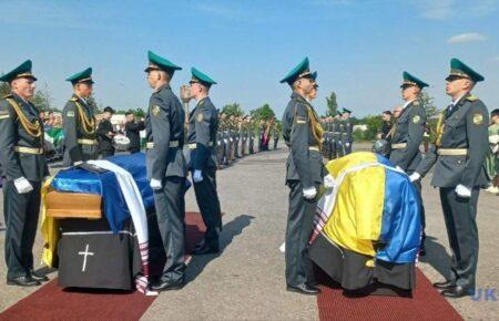 В Україну повернули останки лідера ОУН Андрія Мельника та його дружини