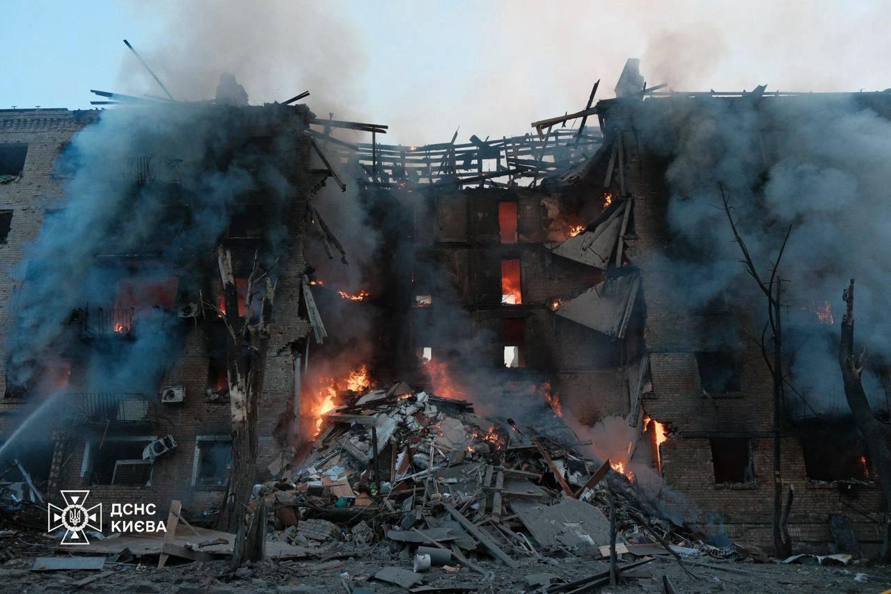 Масований обстріл Києва: 2 загиблих та понад півсотні постраждалих