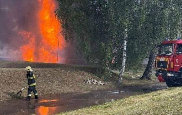 Ранкова російська атака на Рівненщину: пожежу вдалося локалізувати