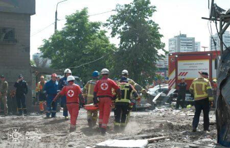 З-під завалів у Києві дістали ще два тіла, кількість загиблих зросла до семи (ФОТО, ВІДЕО)