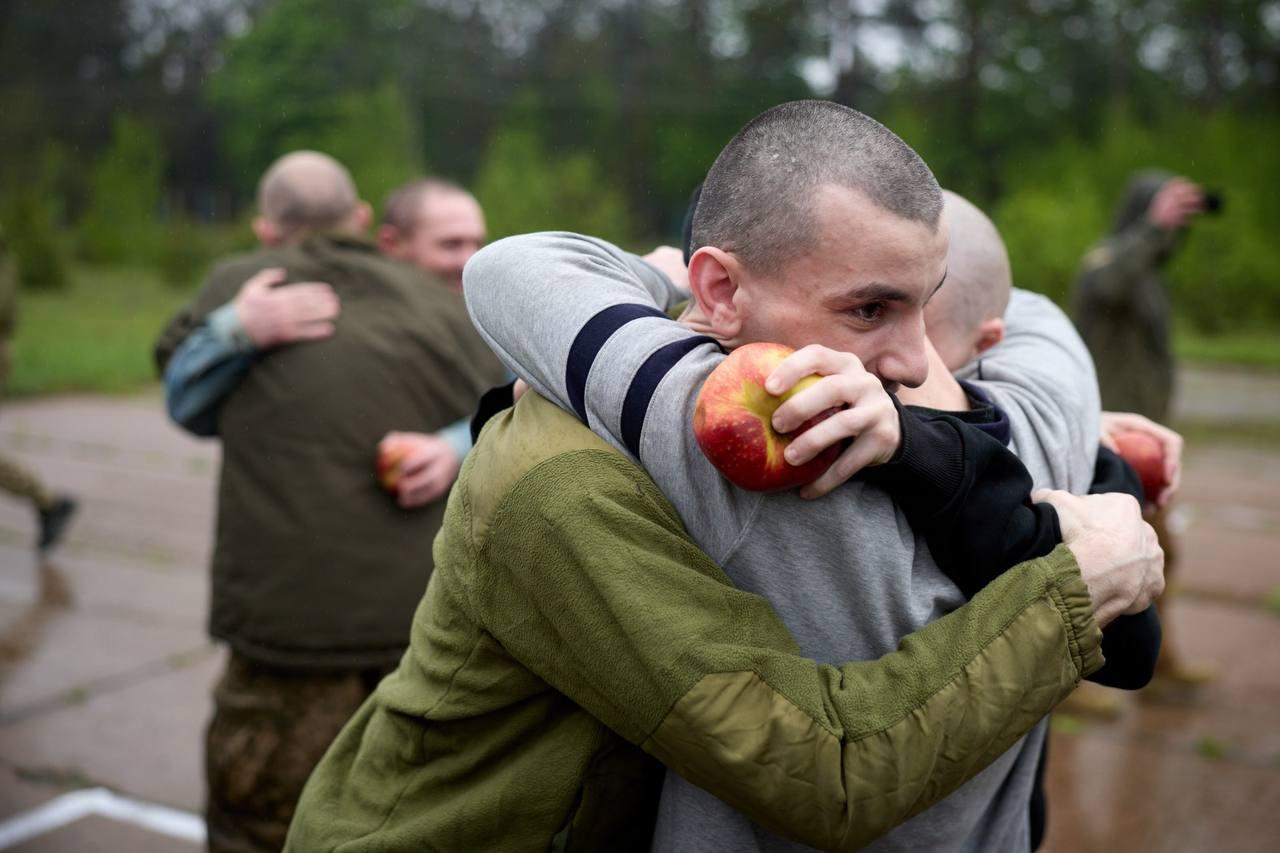 Відбувся перший етап обміну 1000 на 1000, серед звільнених є «азовці» (ФОТО, ВІДЕО)