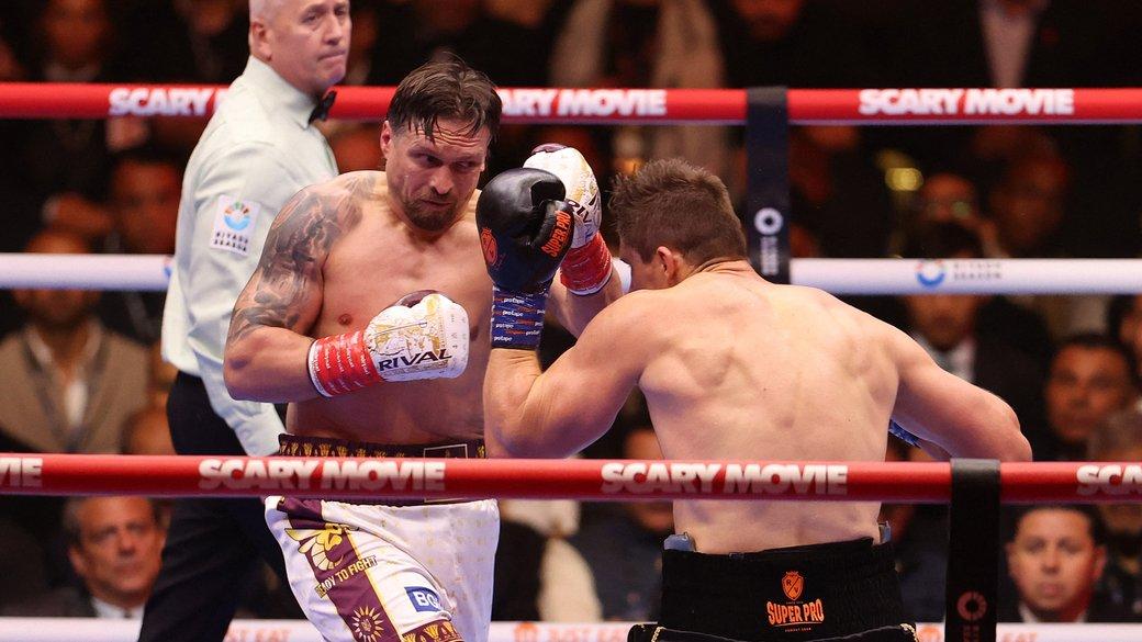 Усик нокаутував Верховена та захистив титули чемпіона світу