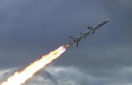 Росія вночі атакувала Україну ракетою «Кинджал» та 147 дронами