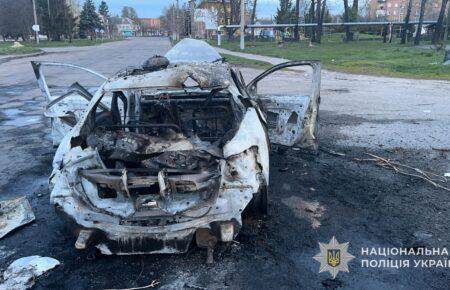 На Сумщині ворожий дрон атакував авто поліції: двоє правоохоронців тяжко поранені